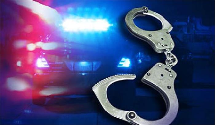 पुलिस की गिरफ्त में नकली नोट छापने वाले 3 आरोपी