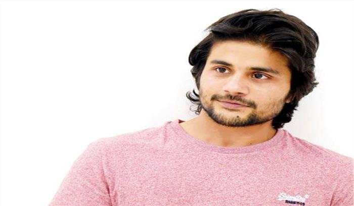 फिल्म मशीन से अभिनय की दुनिया में कदम रख रहे हैं : मुस्तफा