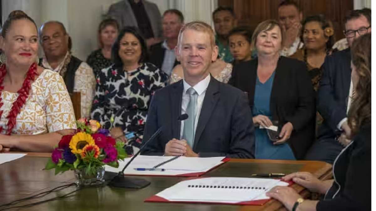 क्रिस हिपकिंस ने न्यूजीलैंड के 41वें प्रधानमंत्री के रूप में शपथ ली