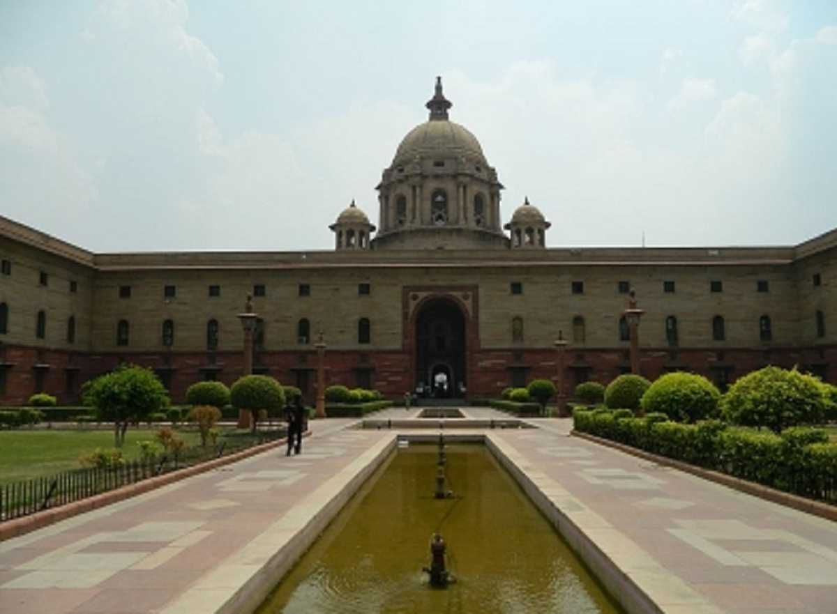 भारतीय विदेश सेवा के तीन अधिकारियों को पीएमओ में विभिन्न पदों पर नियुक्त किया गया