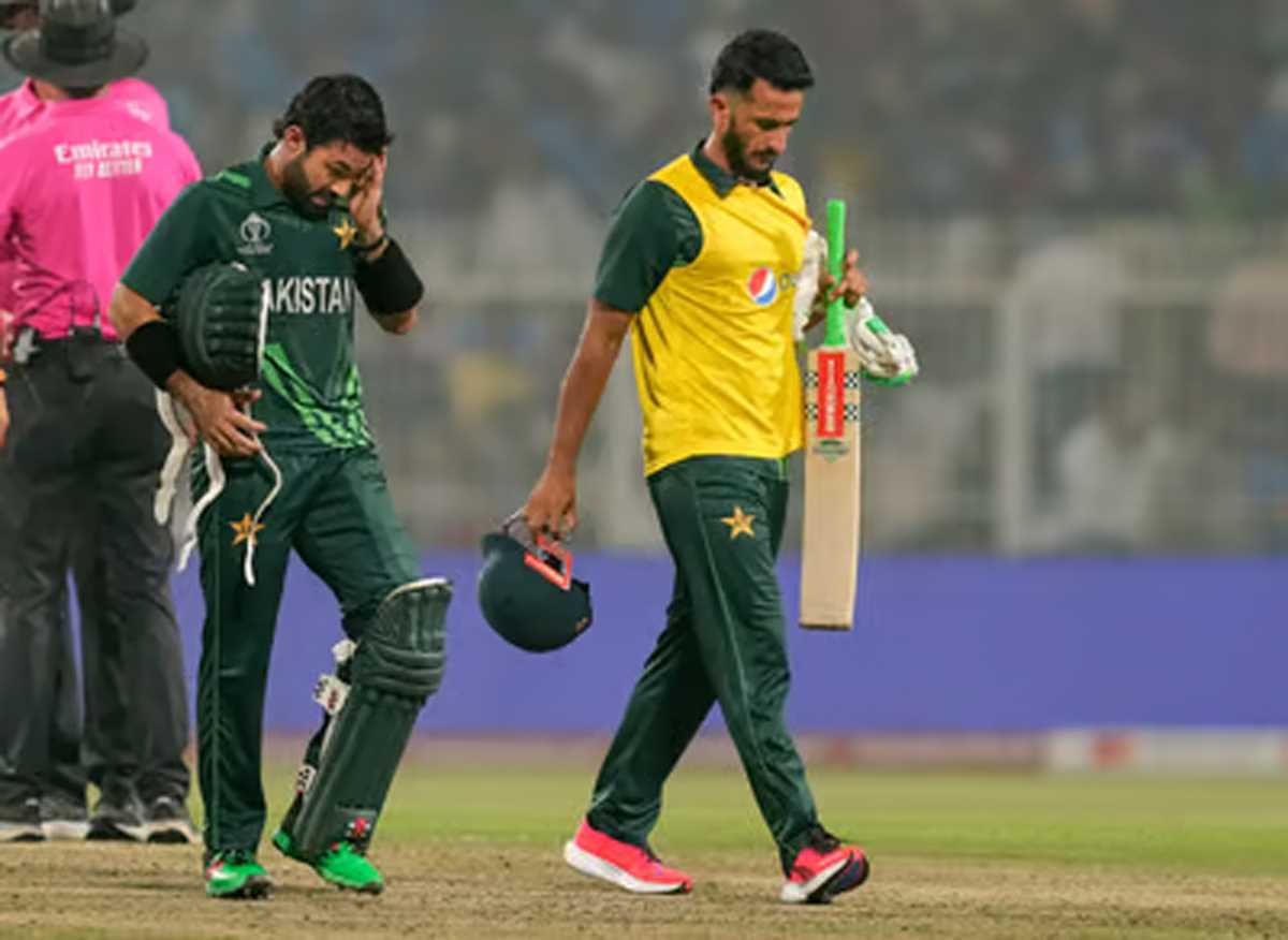 इंग्लैंड ने हासिल की तीसरी जीत, हार के साथ खत्म हुआ पाकिस्तान का सफर इंग्लैंड ने हासिल की तीसरी जीत, हार के साथ खत्म हुआ पाकिस्तान का सफर