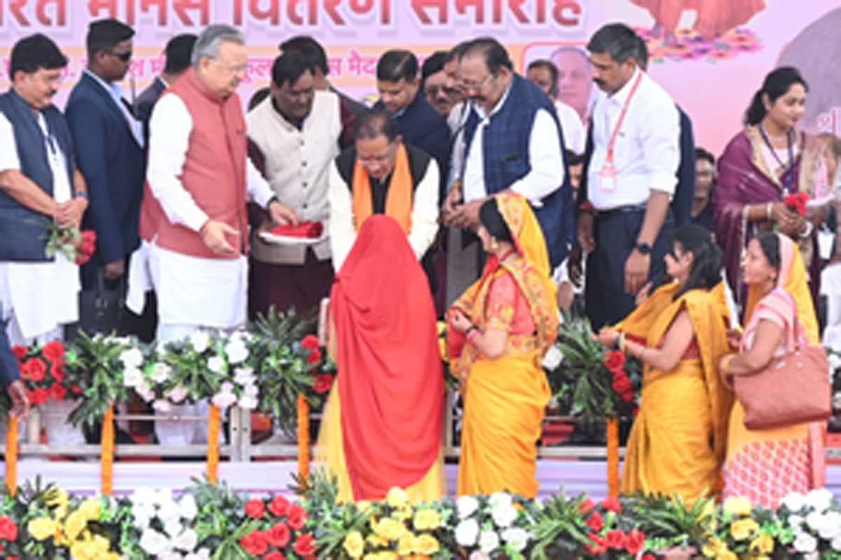 छत्तीसगढ़ में 51 हजार मानस ग्रंथ बांटने पर भाजपा सांसद का नाम गोल्डन बुक ऑफ वर्ल्ड रिकॉर्ड में दर्ज