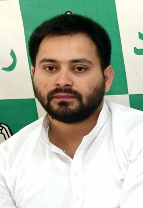 बिहार में 52 प्रतिशत आबादी गरीबी रेखा के नीचे : तेजस्वी