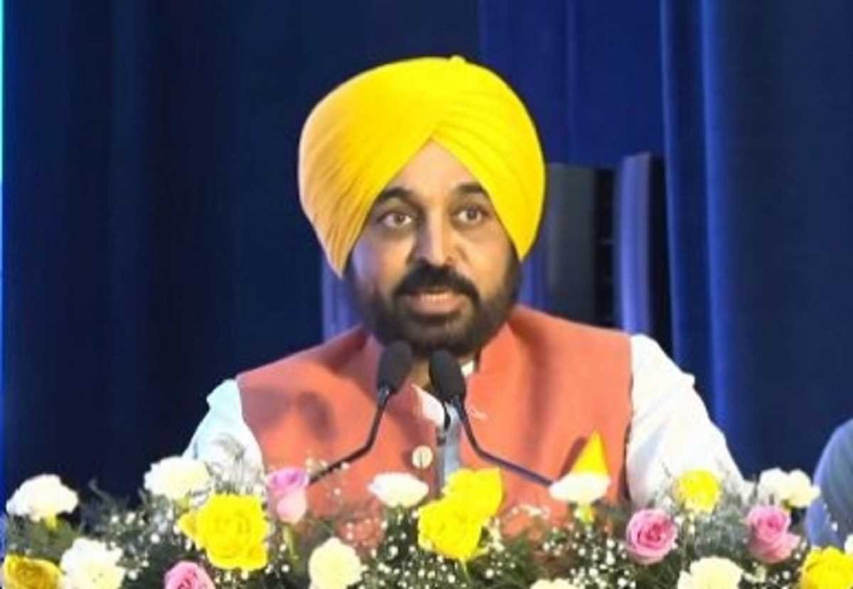 पंजाब CM को जर्मनी में फ्लाइट से नीचे उतारा: साथी पैसेंजर्स ने बताया- नशे में धुत थे भगवंत मान