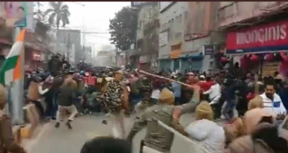 पटना में बीएसएससी अभ्यर्थियों पर पुलिस ने किया लाठी चार्ज
