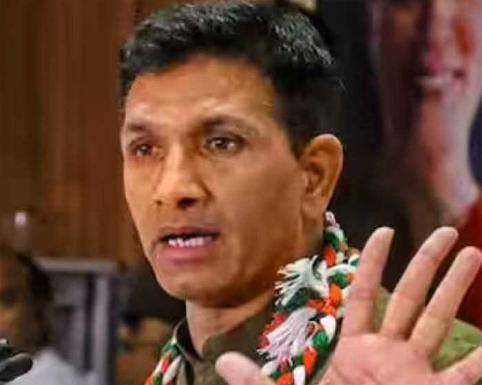 मध्य प्रदेश में प्रशासनिक स्तर पर ‘तबादला-फैक्ट्री‘ 100 की स्पीड से दौड़ रही : जीतू पटवारी