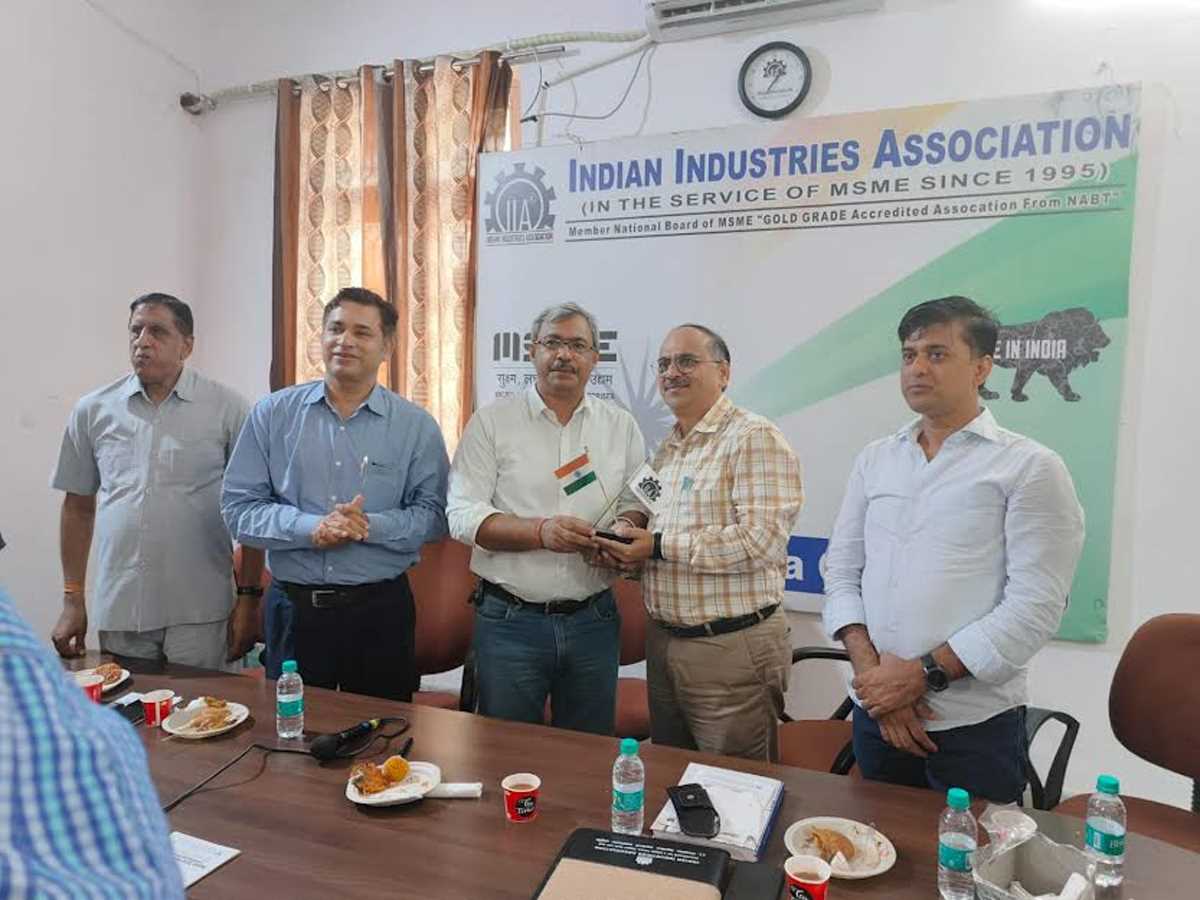 आईआईए ग्रेनो चैप्टर में राकेश बंसल को मिली चेयरमैन पद की जिम्मेदारी आईआईए ग्रेनो चैप्टर में राकेश बंसल को मिली चेयरमैन पद की जिम्मेदारी