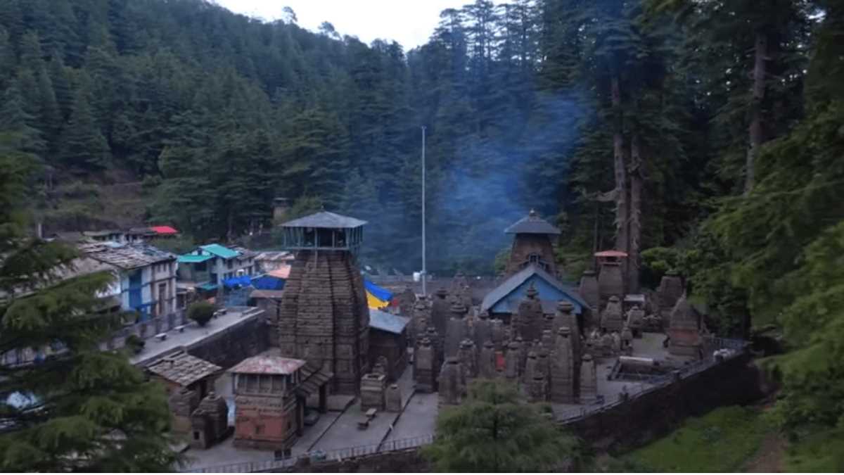 समय से पहले आई खूबसूरती से क्यों भयभीत हैं पहाड़ के लोग