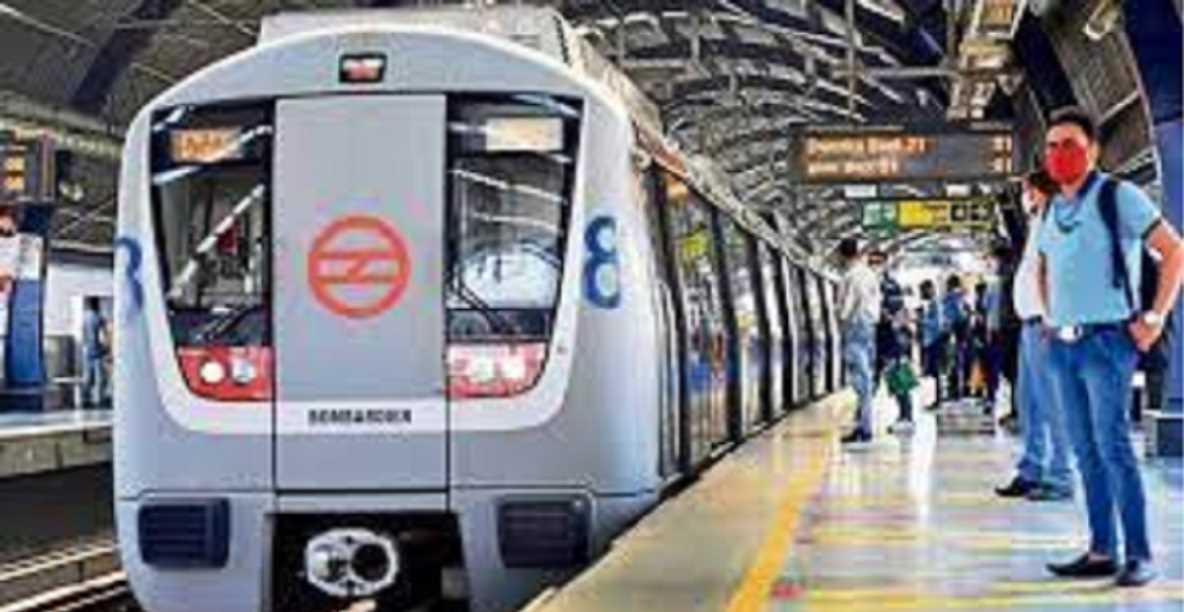 21 साल के एक युवक ने मेट्रो ट्रेन के सामने कूदकर आत्महत्या कर ली