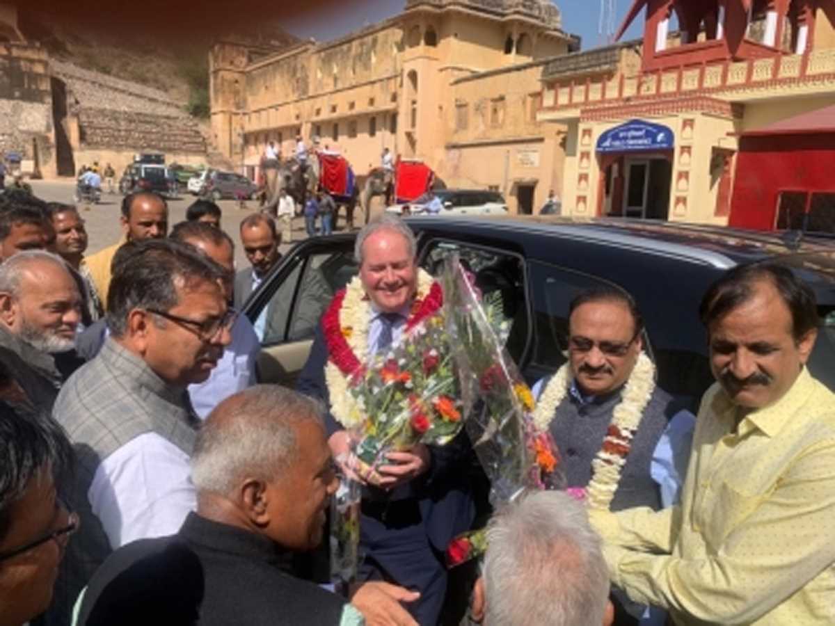 पद्मश्री यूके सांसद ब्लैकमैन ने जयपुर में आमेर किले का दौरा किया