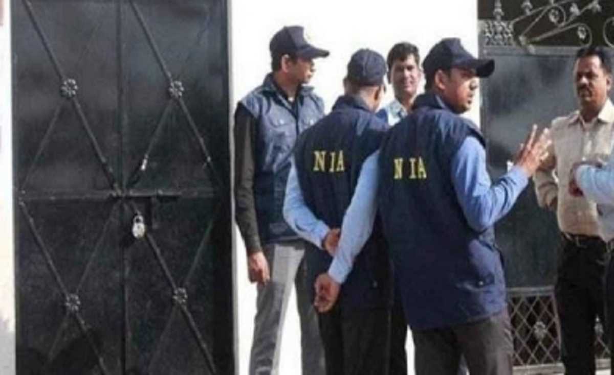 पीएफआई सदस्यों के ठिकानों पर देशभर में छापे, 50 हिरासत में