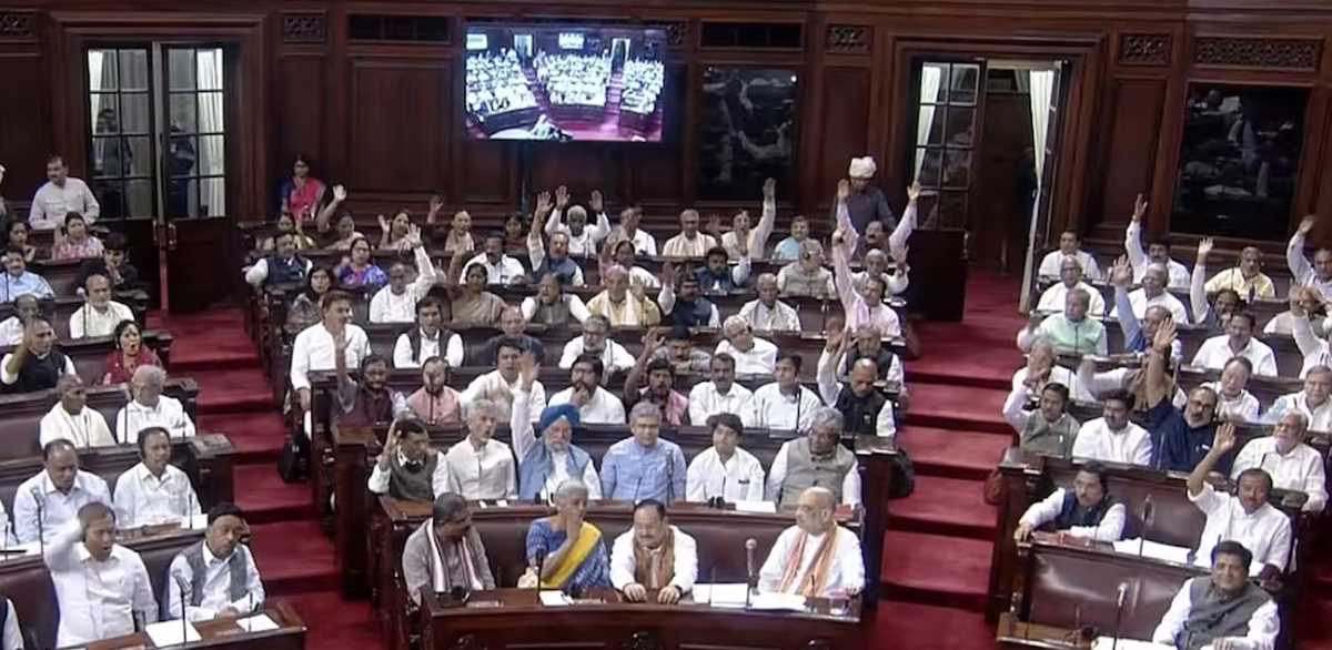 राज्यसभा में भी दिल्ली सर्विसेज बिल पास, पक्ष में 131 और विपक्ष में पड़े 102 वोट