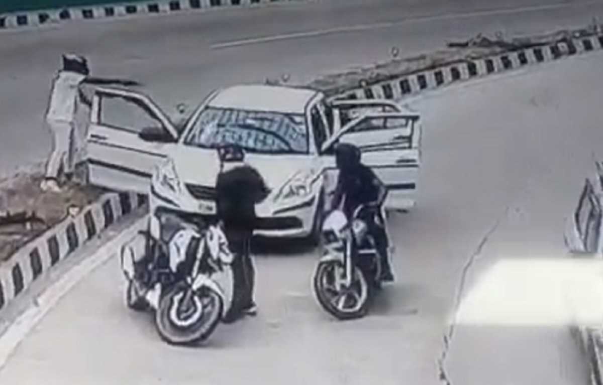 केजरीवाल ने मांगा दिल्ली के उपराज्यपाल से इस्तीफा