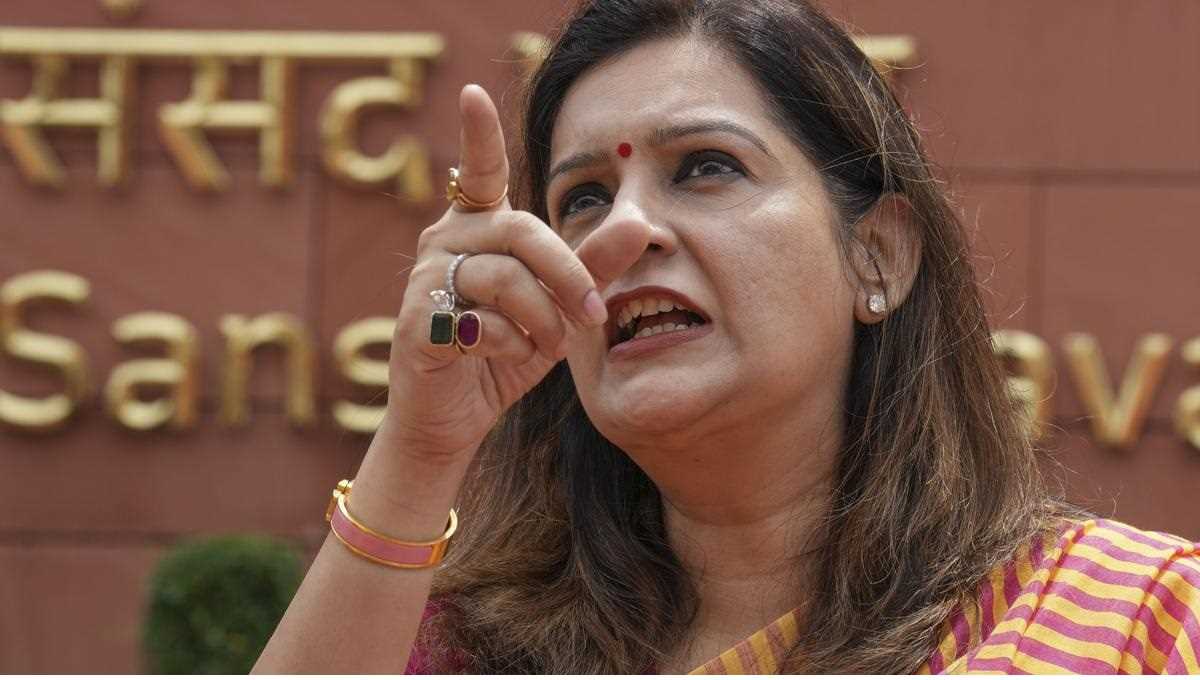 मोहन भागवत के बयान पर प्रियंका चतुर्वेदी ने दी प्रतिक्रिया, कहा- बेरोजगारी में सबसे ज्यादा हिंदू घर प्रभावित