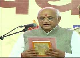 भूपेंद्र पटेल ने गुजरात के नए मुख्यमंत्री के तौर पर शपथ ली