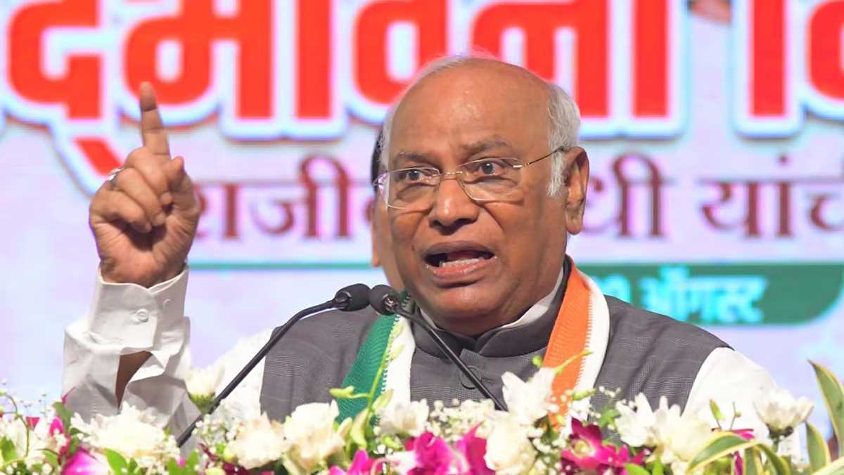 जम्मू-कश्मीर के लोगों का आभार, हरियाणा में हार का करेंगे आकलन : खरगे