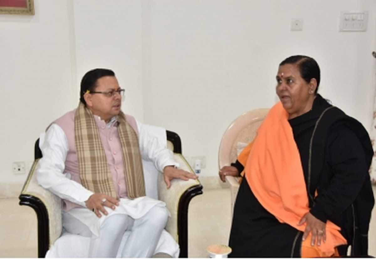 जोशीमठ भू धंसाव: पूर्व केंद्रीय मंत्री उमा भारती ने सीएम धामी से की मुलाकात, प्रभावित परिवारों के लिए की व्यवस्था पर चर्चा