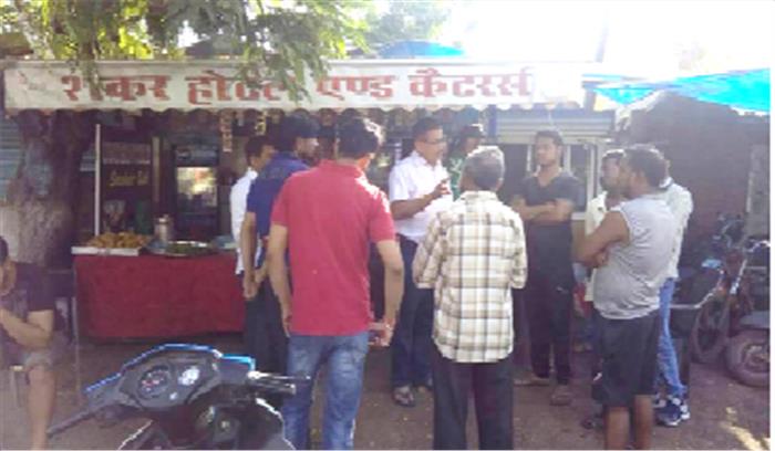 नाली में कचरा डालने पर होटल को सीलबंद करने की चेतावनी नाली में कचरा डालने पर होटल को सीलबंद करने की चेतावनी