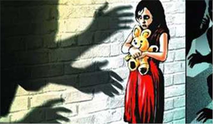 स्कूल से घर आ रही छात्रा से छेड़छाड़