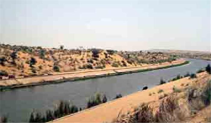 संसाधनों की उपलब्धता के आधार पर सरकार पेयजल उपलब्ध कराएगी