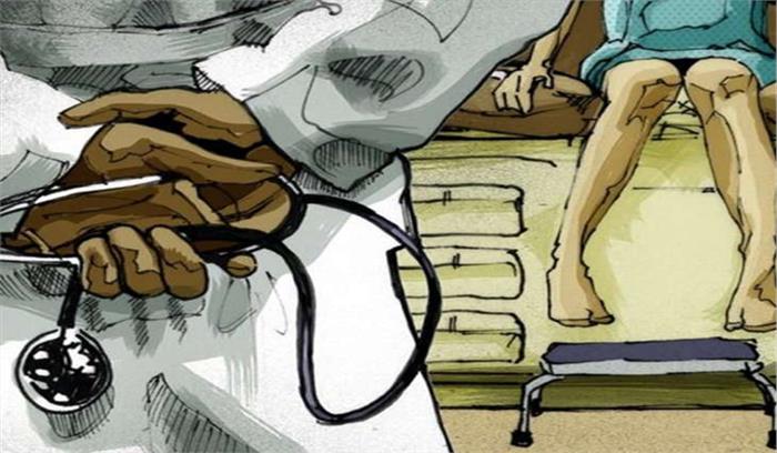 डॉक्टर पर छेड़छाड़ का मामला दर्ज