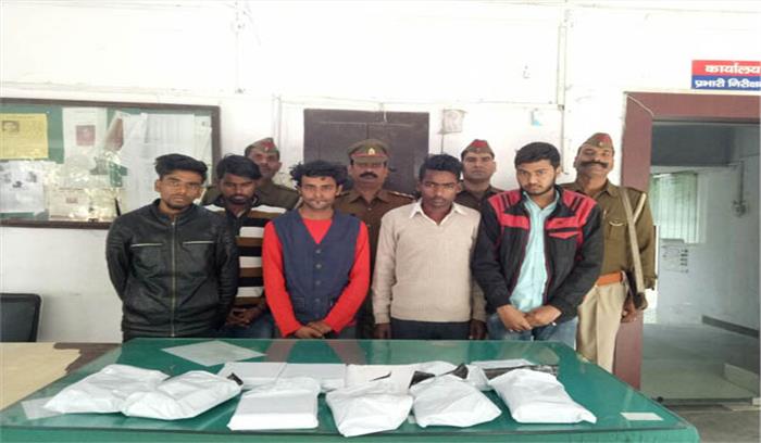 एक ही गिरोह के 5 सदस्य गिरफ्तार एक ही गिरोह के 5 सदस्य गिरफ्तार