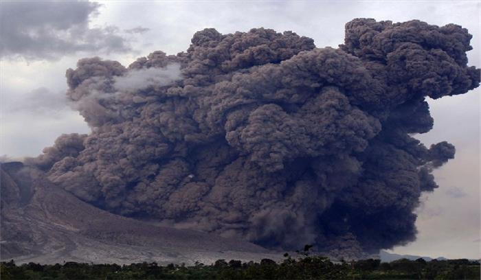 इंडोनेशिया के माउंट सिनाबंग ज्वालामुखी में हुआ विस्फोट