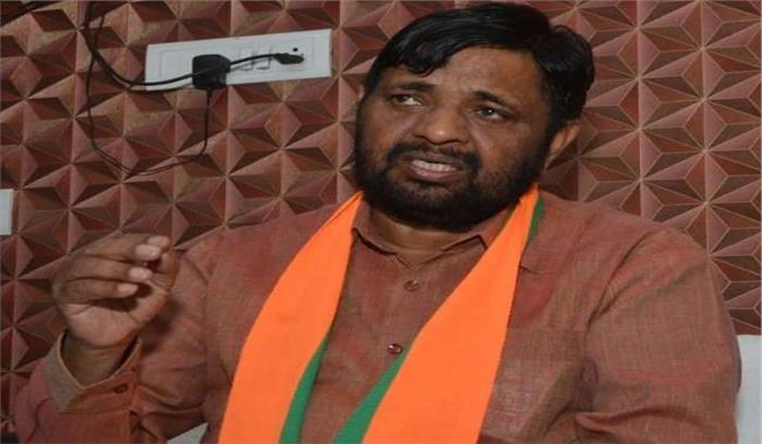 कौशल किशोर बोले- लोगों में डर पैदा कर रहा है अखिलेश का नारा