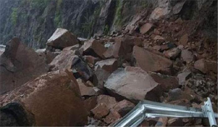 चीन : भूस्खलन में 100 लोगों के दबे होने की आशंका