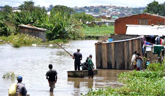 वियतनाम :बाढ़ एवं भूस्खलन से 26 लोगों की मौत