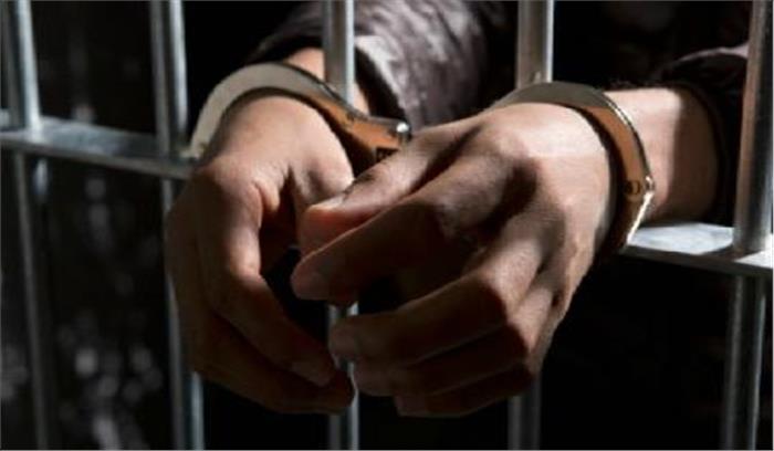 अफीम के साथ एक गिरफ्तार