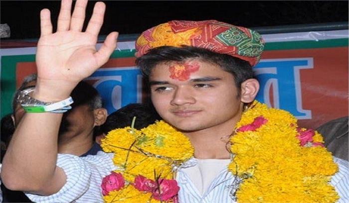 मध्य प्रदेश की सियासत में उतरे ज्योतिरादित्य सिंधिया के बेटे महाआर्यमन सिंधिया