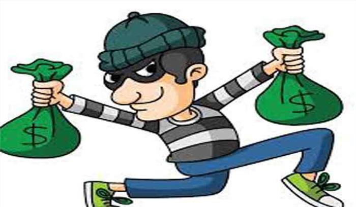 मोबाइल शोरूम से बदमाशों ने उड़ाए लाखों के सामान