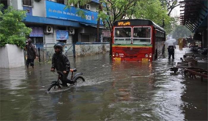 मुंबई में भारी बारिश लाई तबाही, चेंबूर और विक्रोली में दीवार ढहने से 19 लोगों की मौत