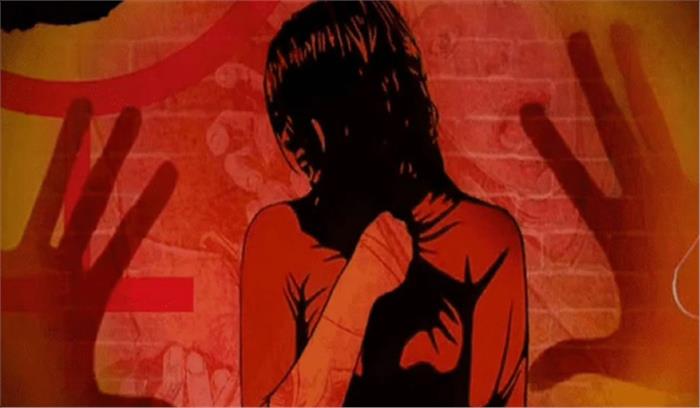 मुंबई में महिला के साथ रेप के बाद बर्बरता, हालत बेहद नाजुक, एक आरोपी गिरफ्तार मुंबई में महिला के साथ रेप के बाद बर्बरता, हालत बेहद नाजुक, एक आरोपी गिरफ्तार