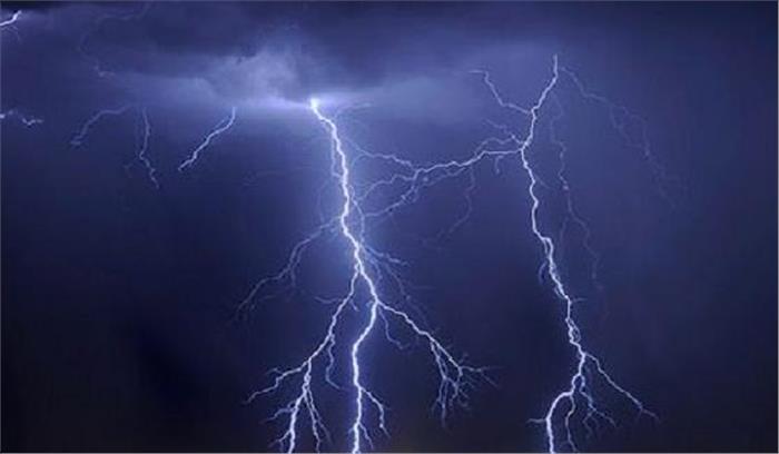 बिजली की चपेट में आकर 3 लोगों की मौत