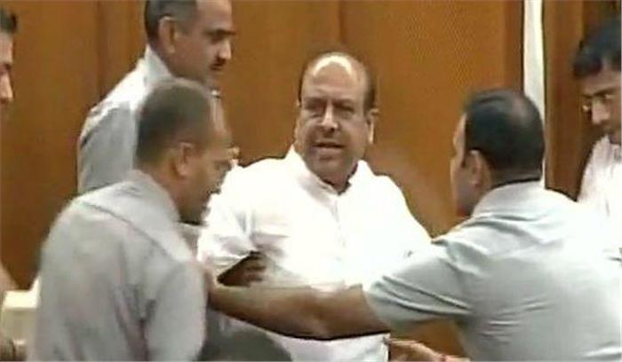 विजेंद्र गुुप्ता  बाधा डालने के कारण सदन से बाहर हुए