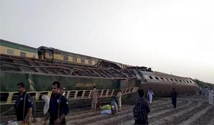 पाकिस्तान के सिंध प्रांत में दो यात्री ट्रेनों की भिड़ंत, 30 लोगों की मौत