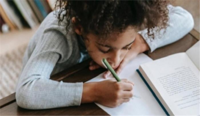 प्रगति की पहली सीढ़ी है शिक्षा : मंगुभाई पटेल प्रगति की पहली सीढ़ी है शिक्षा : मंगुभाई पटेल