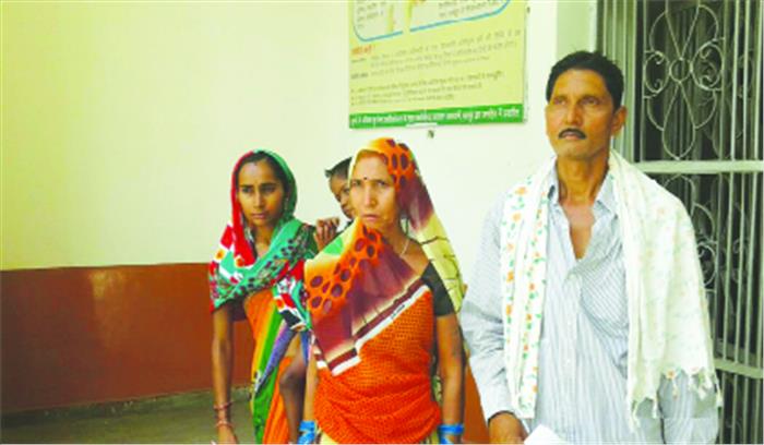 घर के सामने खुदवा लिया सार्वजनिक बोर