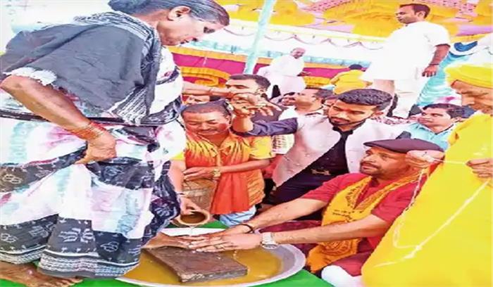 खूंटापानी में 1200 लोगों के पांव धोकर हिन्दू धर्म में कराई वापसी