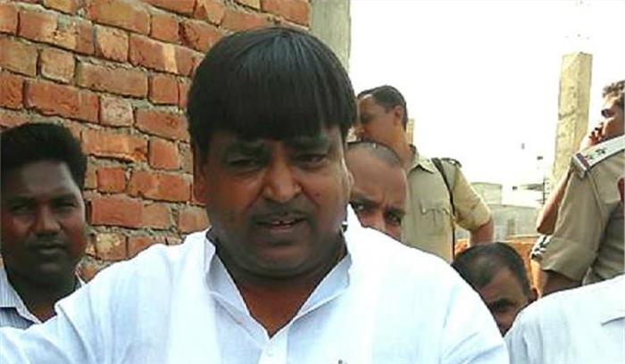 बलात्कार के आरोपी गायत्री प्रसाद प्रजापति गिरफ्तार