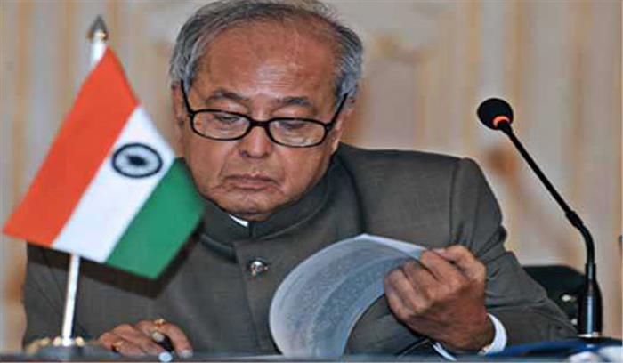 प्रणब मुखर्जी ने षणमुगनाथन का इस्तीफा स्वीकार किया