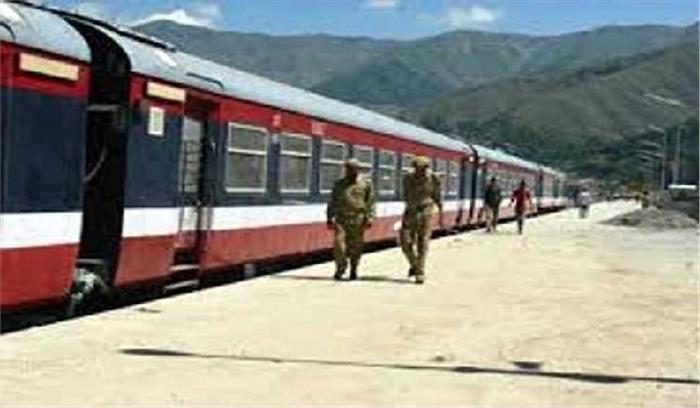 कश्मीर घाटी में सुरक्षा कारणों से ट्रेन सेवाएं स्थगित