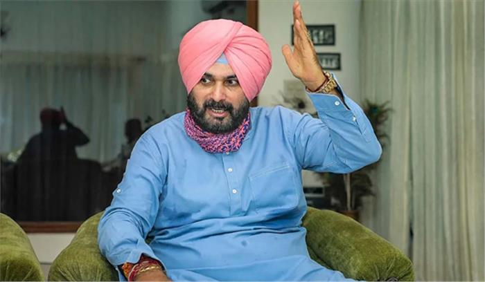 सिद्धू का इस्तीफा प्रियंका गांधी के लिए झटका?