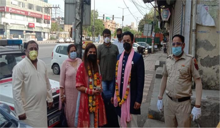 खाकी के खबरदार : मंदिर में शादी और पुलिस जिप्सी में बहू की विदाई