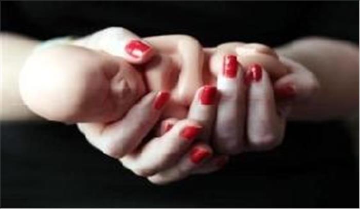 अवैध गर्भपात करने वाला संचालक पहुंच से दूर