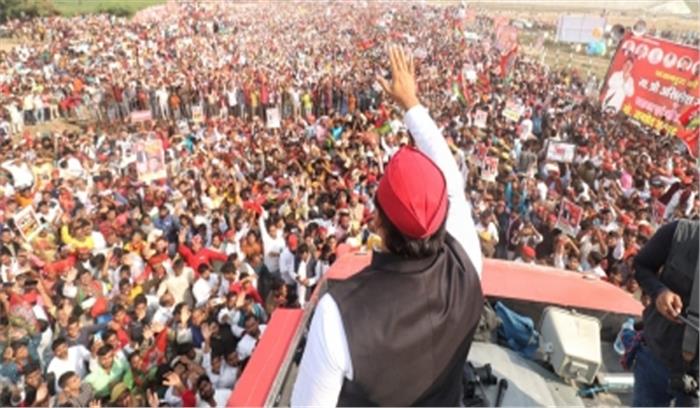 यूपी विधानसभा चुनाव में संग्राम का जरिया बनी टोपियां