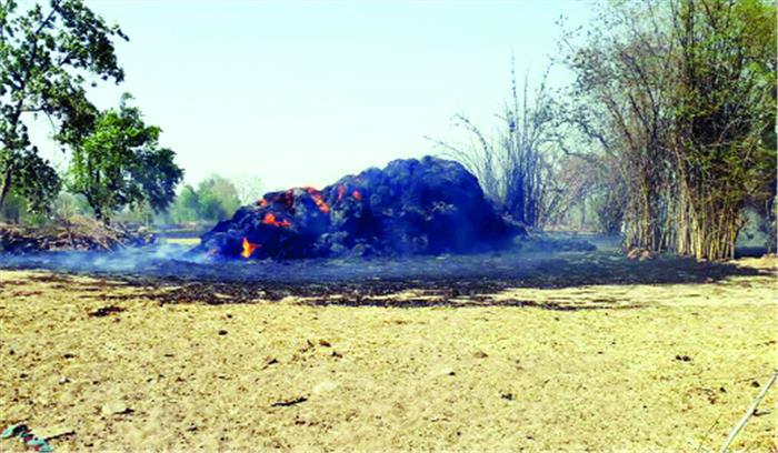 दो गांव आग की चपेट में, २० बेघर
