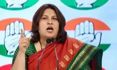 कांग्रेस नेता सुप्रिया श्रीनेत ने की अमेरिका के ट्रैवल एडवाइजरी की निंदा, कहा- सरकार को जवाब देना चाहिए